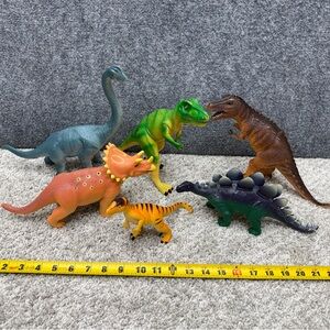 Large Toy Dinosaur figures huge lot x6